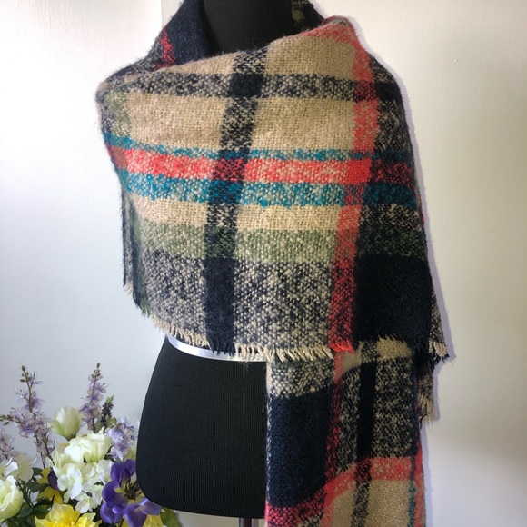 New Classic Plaid Blanket Scarf/Wrap - Picture 2 of 7